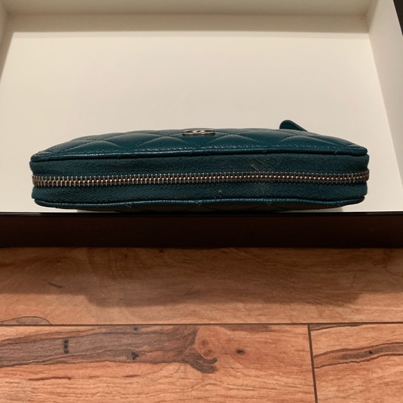 Chanel zip around wallets medium size - Picture 6 of 7